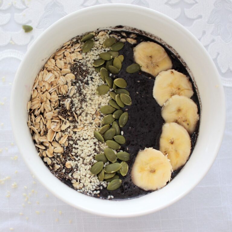 breakfast chia bowl